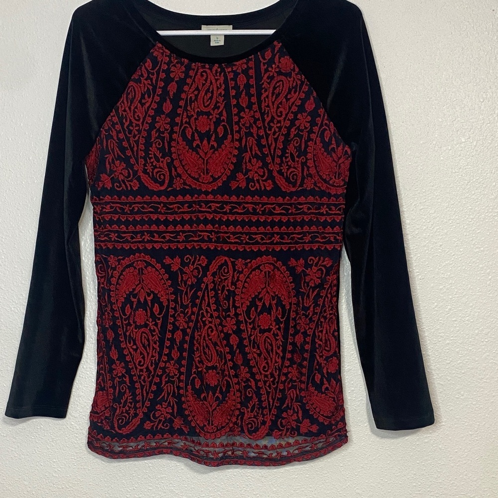 Sundance Black and Red Paisley Long Sleeve Top Size S - Picture 2 of 14